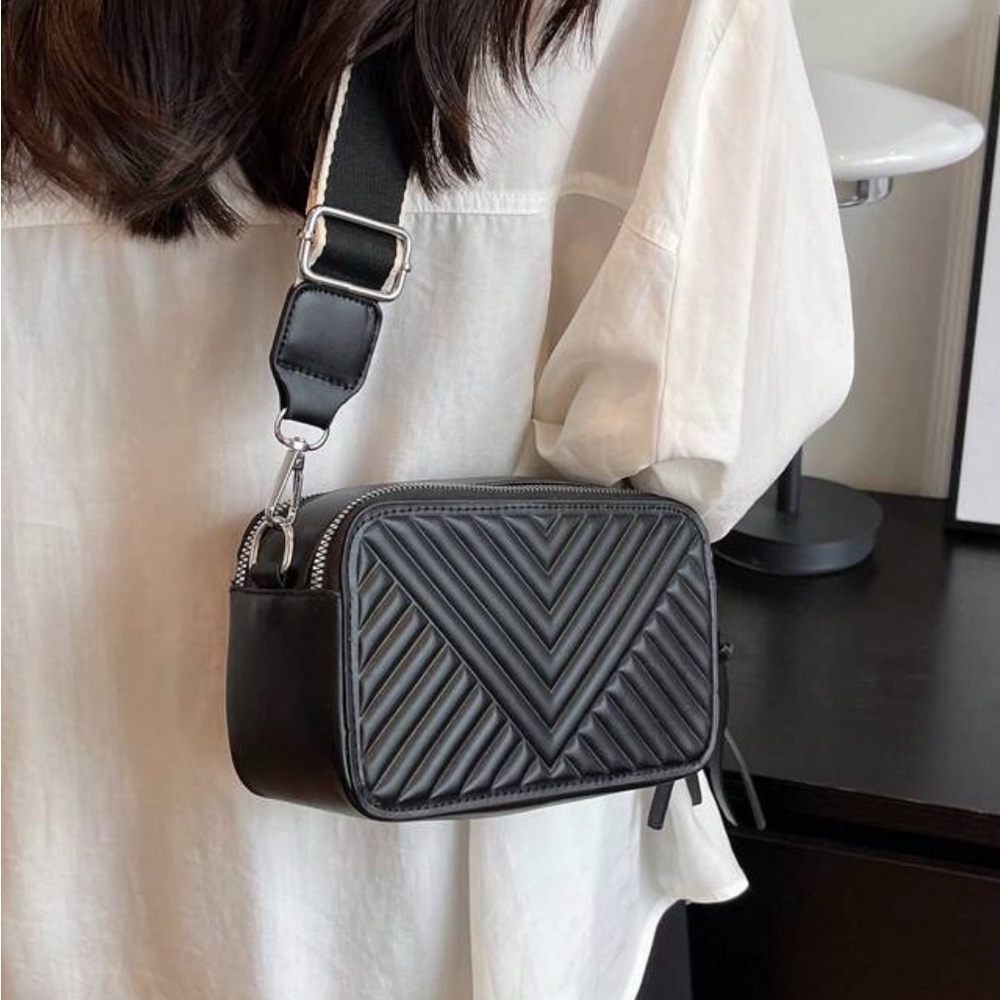 NWOT. Stylish Black Quilted Crossbody Bag